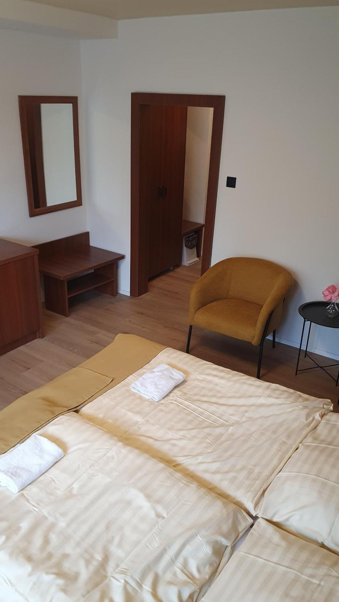 Hotel Felicia Калужа Екстер'єр фото