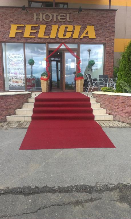 Hotel Felicia Калужа Екстер'єр фото