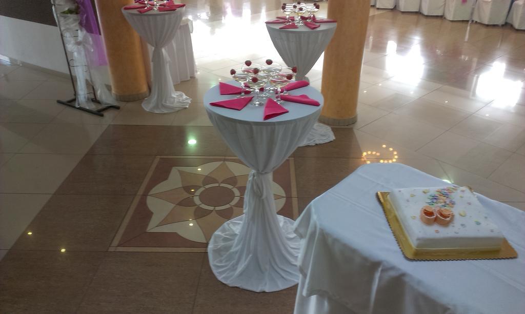Hotel Felicia Калужа Екстер'єр фото